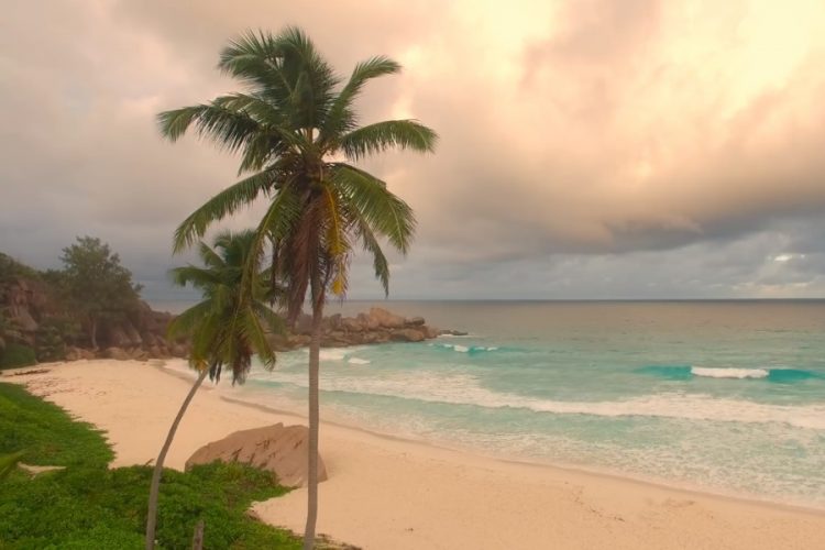 Booking.com разослал туристам специальные рекомендации