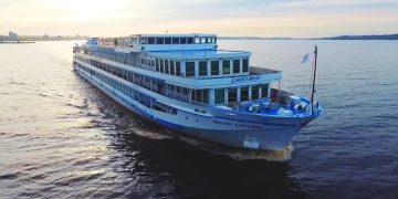 Пенсионеры массово отказываются от круизов по России