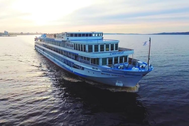 Пенсионеры массово отказываются от круизов по России