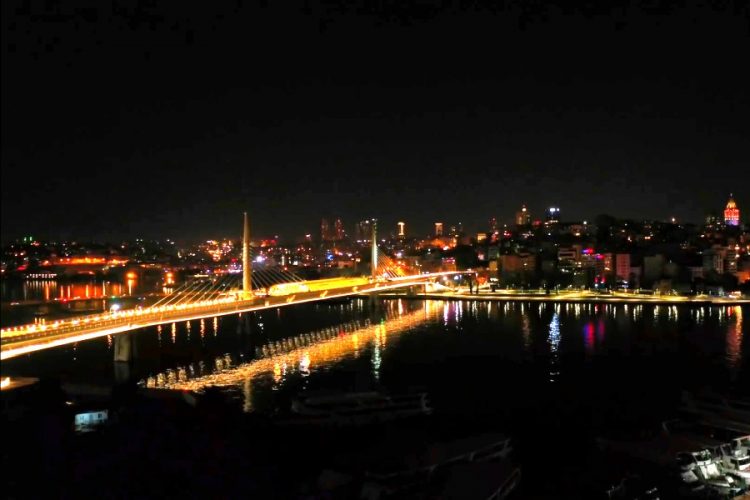 В Стамбуле арестовали организаторов запрещенной вечеринки