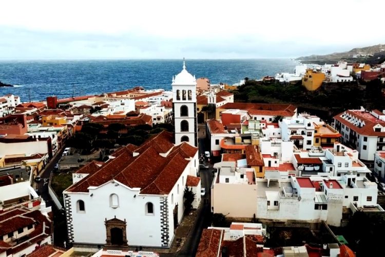 На Тенерифе паники нет, местные и туристы спокойно посещают достопримечательности