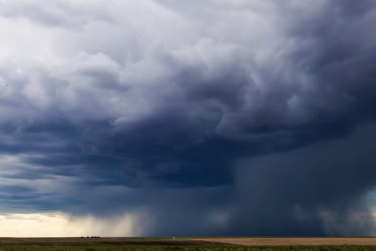 В Египте погибли люди из-за шторма, пострадали курорты