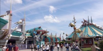 Дисней-парк предлагает посмотреть выступление Magic Happens онлайн