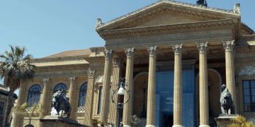 Российские туристы за отказ от туров будут платить штрафы