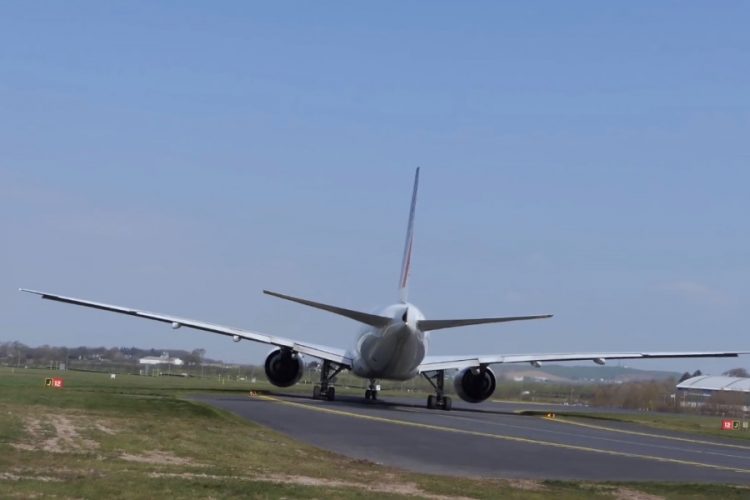 Зеленый налог для авиапассажиров откладывается