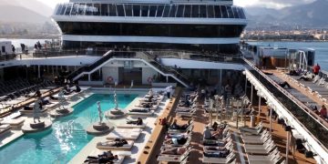 Пассажиров корабля MSC Meraviglia успокаивали перцовым баллончиком