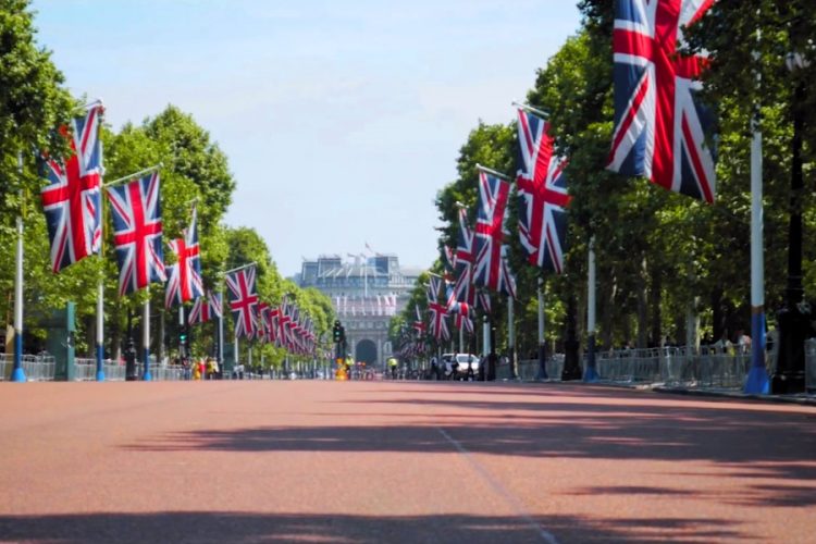 Достопримечательности Великобритании остались без туристов