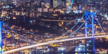 Бары и ночные клубы Турции закрыли