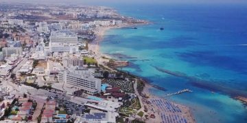 Россияне могут занять место британцев на Кипре