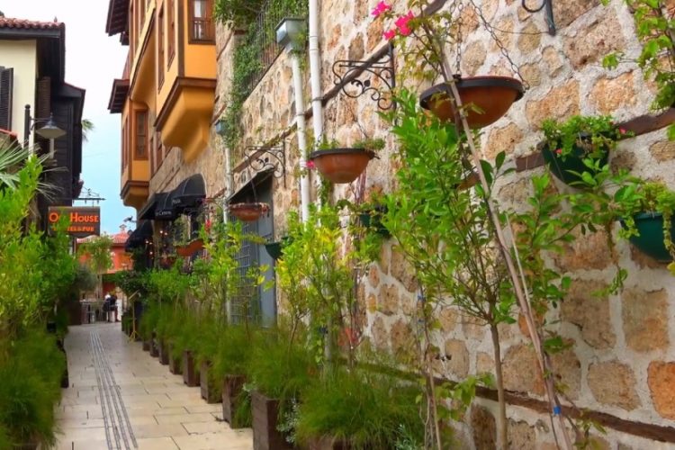 100 тысяч сотрудников турсферы Антальи останутся без работы