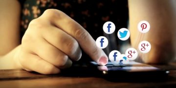 Сотрудники Twitter будут работать на дому из-за Covid-19