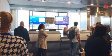 American Airlines не будет возить пассажиров в Южную Корею
