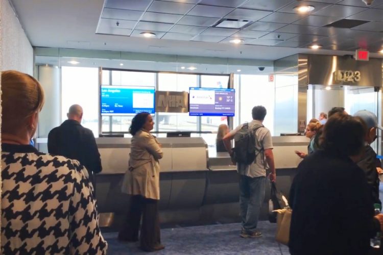 American Airlines не будет возить пассажиров в Южную Корею