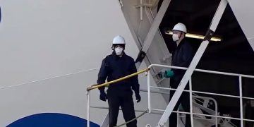Круизный корабль может встать на карантин у побережья Калифорнии