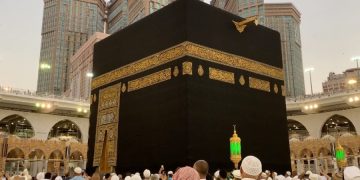 120 паломников развернули на границе с Саудовской Аравией