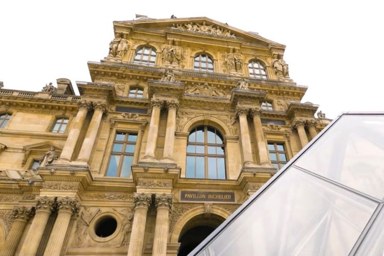 Club Med рекомендует перенести поездку во Францию