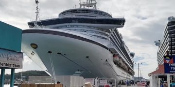 Туристам порекомендовали не путешествовать на круизных лайнерах