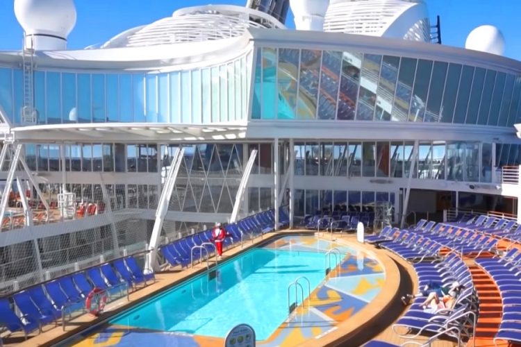 Круизные линии отменяют туры без штрафов