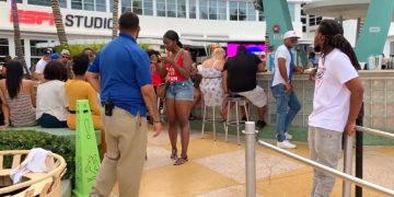 Майами-Бич отменяет фестиваль ЛГБТК и остальные праздники