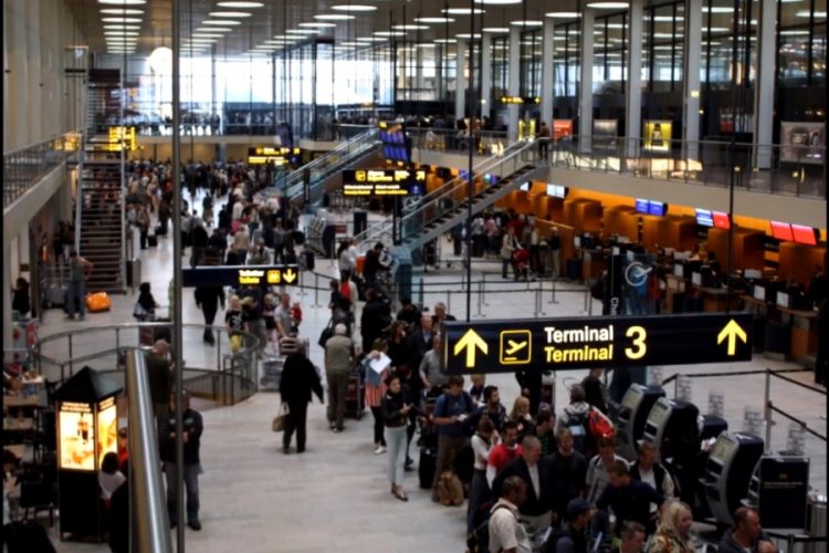 Аэропорт Копенгагена превращает ВПП в стоянку для аэропортов