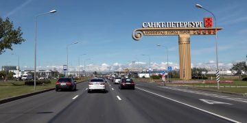 Экскурсионные программы в Петербург отменили