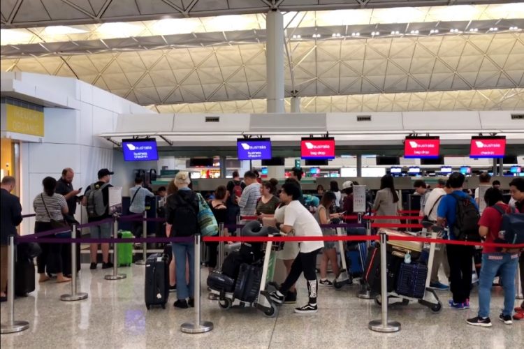 Сотрудники Virgin Australia с танцами отправили последний рейс