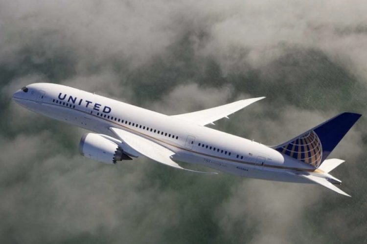 новость 04-04-2020 United Airlines предлагает бесплатные рейсы медицинским работникам