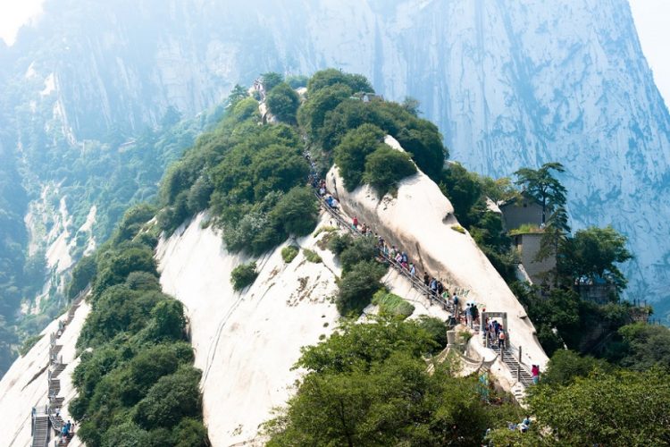новость 06-04-2020 Горы Хуаншань вновь закрылись из-за большого числа туристов