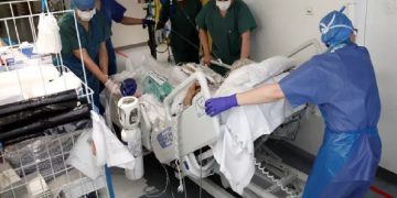 новость 07-04-2020 За последние сутки во Франции от COVID-19 умерли 833 человека