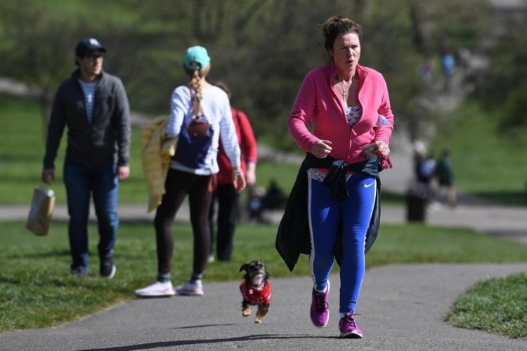 новость 06-04-2020 Британцы массово нарушают правила изоляции