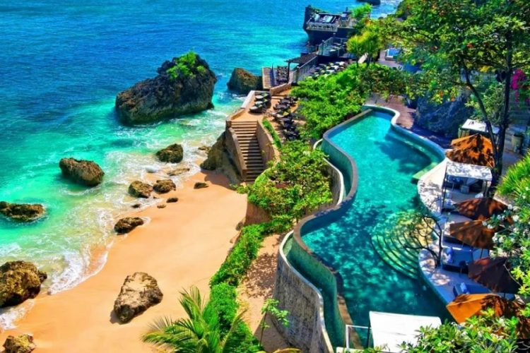 новость 18-04-2020 Туристическая отрасль Индонезии потеряет из-за COVID более $10 миллиардов