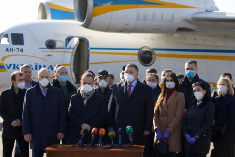 новость 05-04-2020 Украина направила врачей в Италию для оказания помощи в борьбе с COVID-19