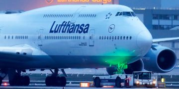 новость 07-04-2020 Авиакомпания Lufthansa эвакуирует немецких туристов из Новой Зеландии
