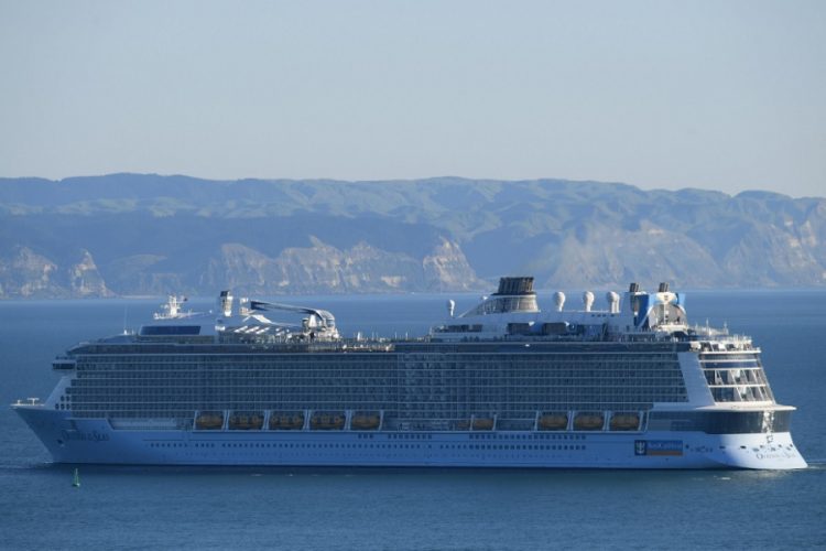 новость 27-04-2020 Royal Caribbean подает патентную заявку на маску "Seaface"