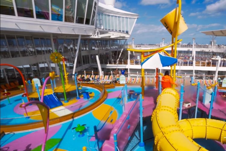 Американские круизные лайнеры не пустят в море до июля