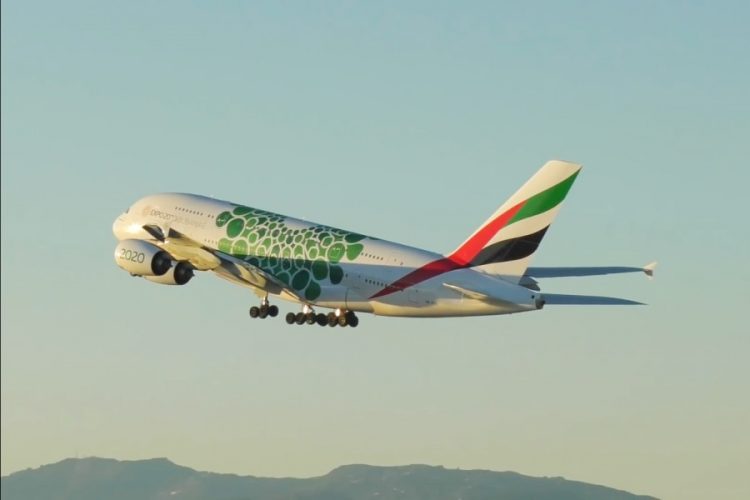 Emirates стала первой авиакомпанией, которая проверила пассажиров на COVID-19