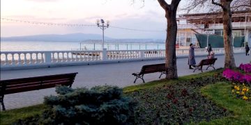 Набережную Геленджика закрыли впервые в истории