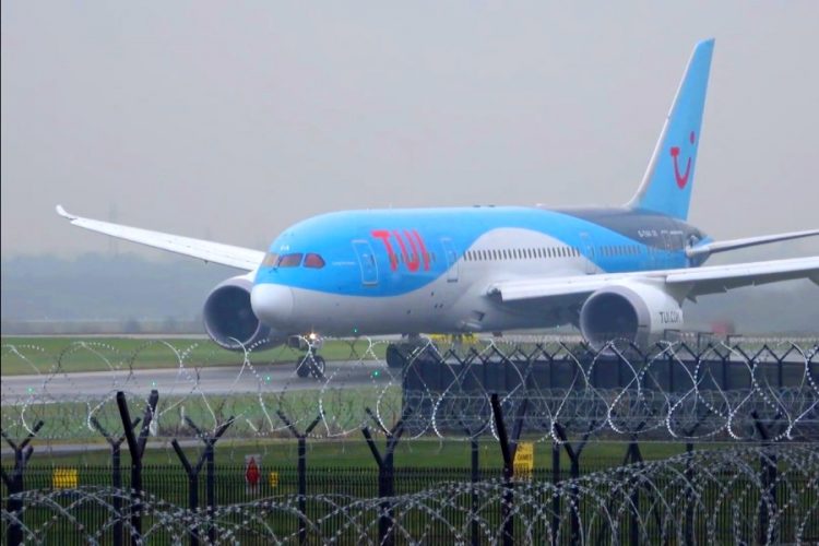 Экипажи TUI Airways будут помогать в больницах