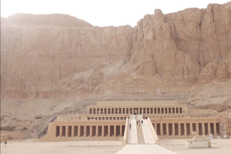 Египет продлил чрезвычайное положение на 3 месяца