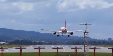 EasyJet разрывает договор покупки самолетов, чтобы не стать банкротом