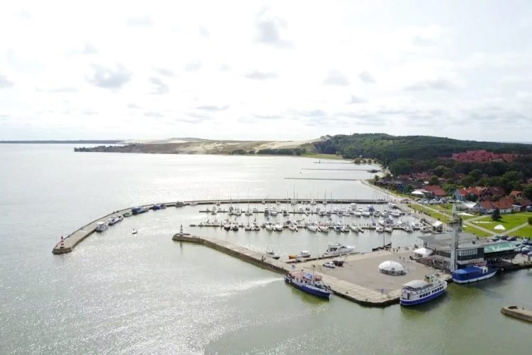 Гражданам Литвы посоветовали не ехать домой