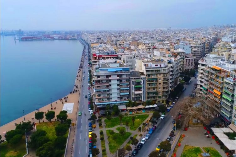 Греция сообщила, когда туристы смогут вернуться