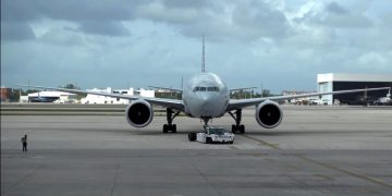 Авиакомпании США будут возить по 10 пассажиров на каждом рейсе