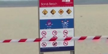 Пляж Бонди в Сиднее снова открыли