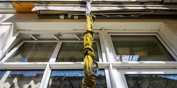 В Берлине организовали "балконную" выставку