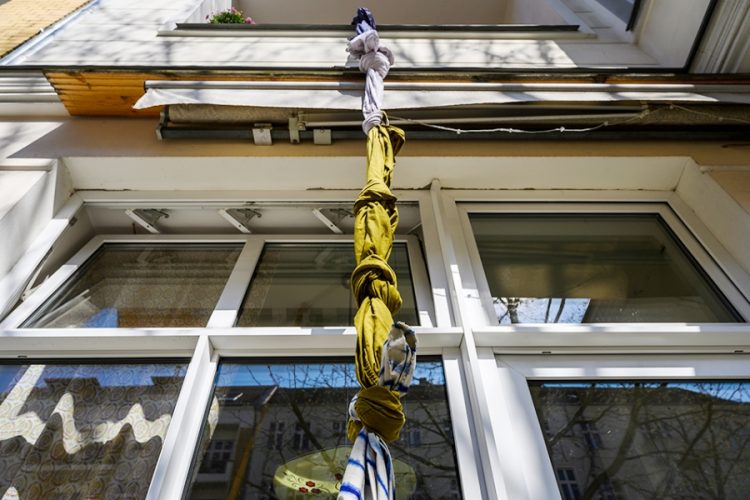 В Берлине организовали "балконную" выставку