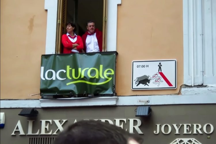 Испания отменяет популярный забег с быками