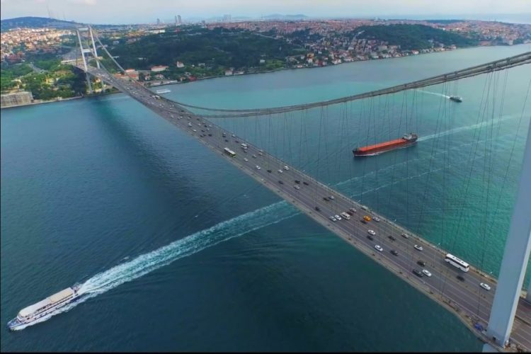 Турция отменила комендантский час