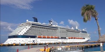 Royal Caribbean продлевает отмены броней без штрафов до 1 сентября