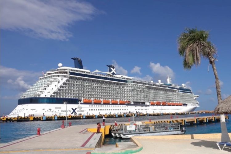 Royal Caribbean продлевает отмены броней без штрафов до 1 сентября